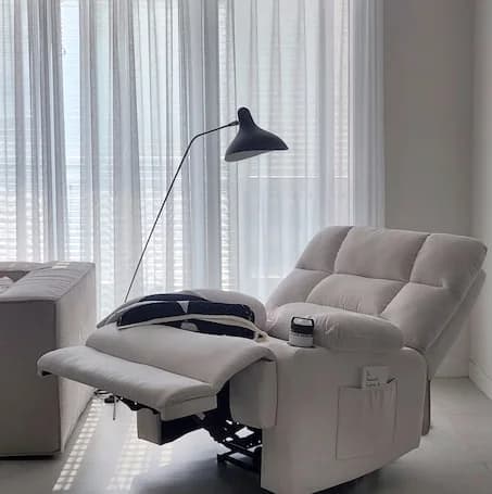 좁은 거실도 넓게 쓰는 1인용 전동 리클라이너 활용법과 스타일링