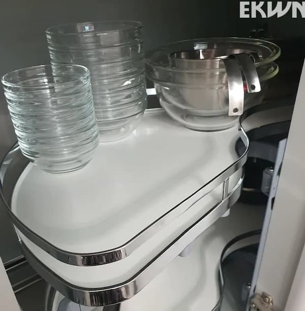 주방 데드스페이스 200% 활용하는 싱크대 하부장 코너 회전선반 설치 가이드